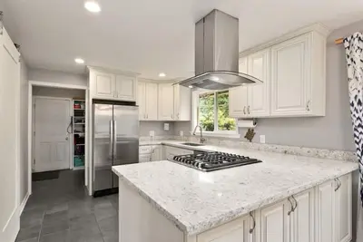 Image de 4 Bedroom Home for the Whole Family + Shuffleboard + Child Play Area