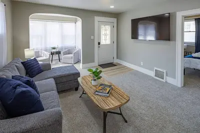 Image de Sanford Stay w/ Sunroom | Grill & Minigolf