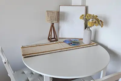 Image de New studio in Ville-Marie, near subway, 20 mins to Old Town, with gym/lounge