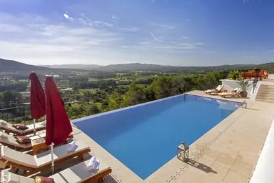 Image de Villa à Sant Joan De Labritja avec 5 chambres à coucher, 10 couchages