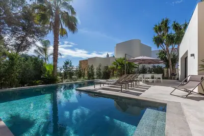 Image de Villa à Santa Eulària Des Riu avec 5 chambres à coucher, 10 couchages