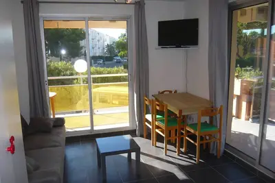 Image de Studio Cabine avec Terrasse Spacieuse à 300m de la Plage