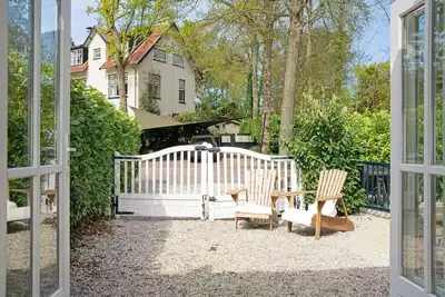Brand New Romantic Cottage by the Sea