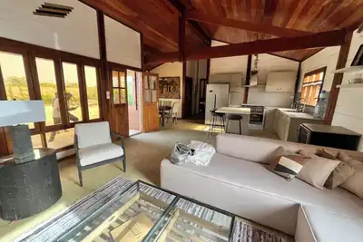 Image de Villa Siga Fall ~ Elegant Wooden 2br Retreat Near la Petite CĂ´te.