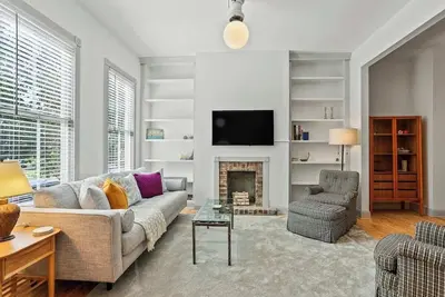 Image de Quiet Historic Corner Easy Walk to Downtown, Dining, and Entertainment