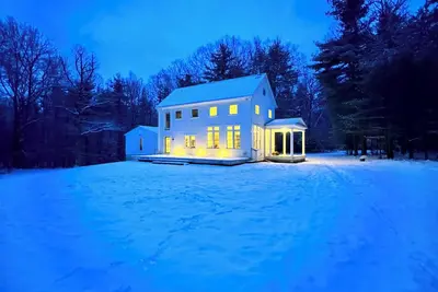 Image de Charming 3-bedroom farm house in peaceful Stone Ridge with Hot Tub & Bocce court
