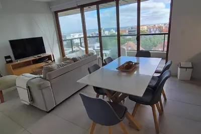 Premium apartment 2 minutes from the beach, heated swimming pool, spa, fitness center