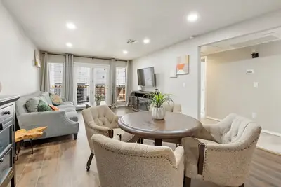 Image de Recently Remodeled Midtown Condo - Prime Location!