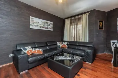 3br Apartment with Free Pool and Parking Dobrota