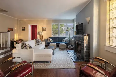 Image de Summer Rental: Lovely 3 Bdrm townhome 1. 5 blocks from beach in north Asbury Park