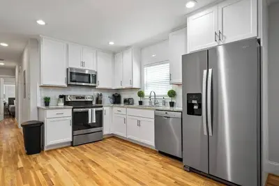 Image de Avenue Quads - Unit 4/King Bed/Convenient Location