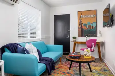 Image de C2 Vulcan's Hideout-King Bed/Wifi/Pets/FreeParking