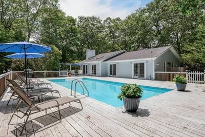 Image de Charming East Hampton Home, Private Heated Pool, Perfect for Families