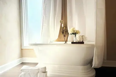 Image de Cozy retreat near Balboa Park and San Diego Zoo with quick access to downtown