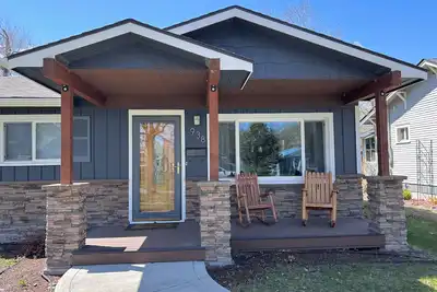 Image de Downtown Cozy Mid Century Retreat with Ac