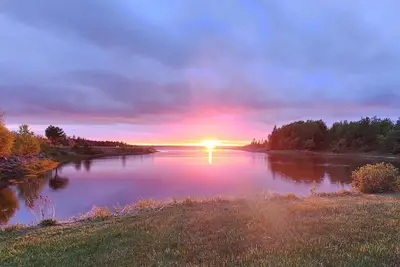 Image de Beausoleil Saltwater Sunsets R&R sur la côte Acadienne (Wi-Fi, Spa, Air Hockey)