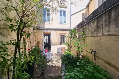 Image de Dans le centre historique de Cognac, maison de ville, calme coté Charente.
