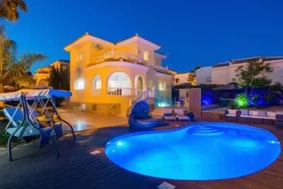 Image de Stunning Family Villa Ciudad Quesada, Sleeps 14 Private Heated Pool & Jacuzzi