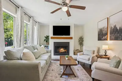 Image de Outlet Mall+Great Dining+Family Friendly+Cozy Home