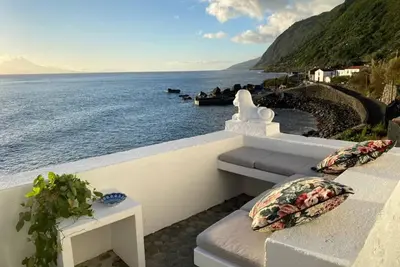 Image de Casa de SĂŁo JoĂŁo - Oceanfront 3br/3ba Sunset View - FajĂŁ de SĂŁo JoĂŁo, SĂŁo Jorge