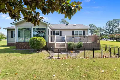 Image de 2-Bedroom 1-Bath Home with WiFi and access to amenities