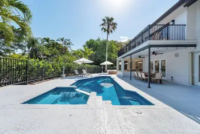Image de Magnifique Maison avec Piscine, sur un Golf et a 5 km de la Plage de Delray