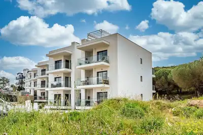 Image de Seabreeze Apartment - Your Beachside Getaway by Lisbeyond