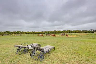 Image de Countryside Couples Cottage: Day Trip to Brownwood