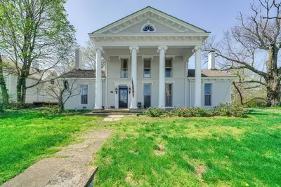 Image de Historic & Spacious Family Home in Nicholasville!