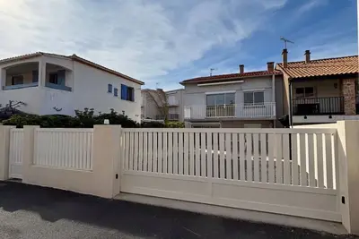 Image de Villa en bord de mer à 1min à pied de la plage entièrement rénové en 2025