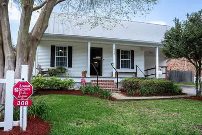 Image de Charming 2-bedroom house in fabulous Breaux Bridge with WiFi, Ac