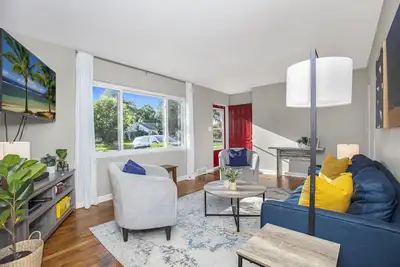 Image de Cozy 4 bedroom House Walkable to Notre Dame
