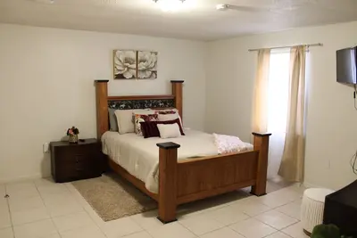 Image de 3-bedroom house in gorgeous Lake City with WiFi, Ac and country comfort