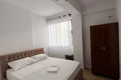 Image de “Modern flat overlooking city centre”