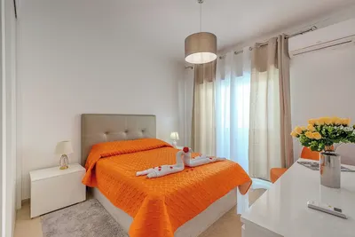 Image de 4 minutes walk from the Beach!