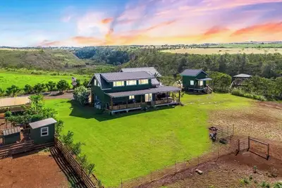 Image de Charming barn on working ranch