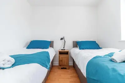 Image de Cosy 3 bedroom house near Machynys Golf Club and Parc Y Scarlets Stadium
