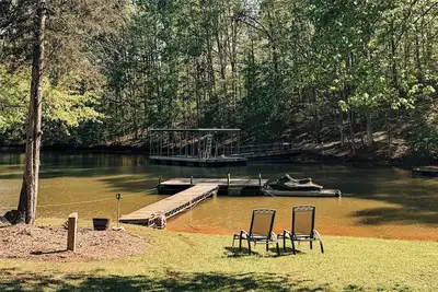 Image de Lakeside Home on Lake Hartwell, Near Clemson