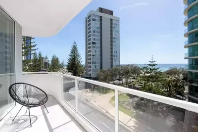 Image de Ocean Views * 50m to Beach * Pool * Balcony *