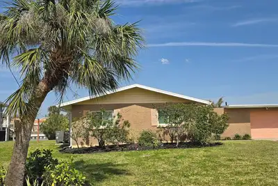 Image de Charming Water Front 2-Bedroom Home in quaint Palmetto Fl.