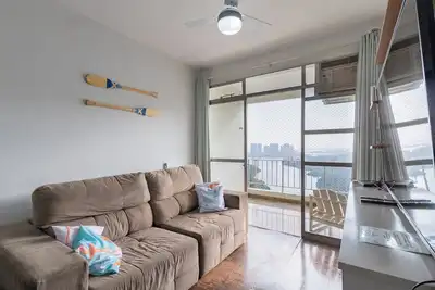 Image de Ocean View w/ Balcony & Tub – 8-min walk to Beach