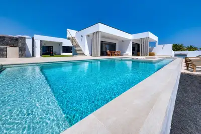 Image de White House - Fire pit and private pool By Lanzarote Vacation Homes