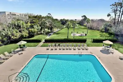 Image de Oceanfront Condo - Private Boardwalk - Pool & Balcony