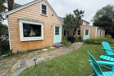 Image de Newly Renovated, stunning, Parker River front home in Newbury.