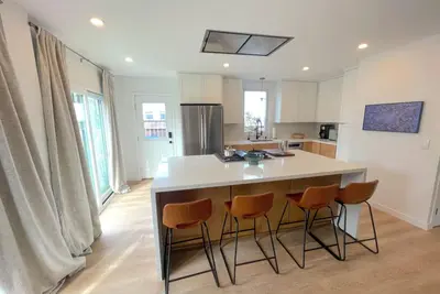Image de Hermosa Beach 4-Bedroom House—Walk to Sand! Yard, Bikes, Outdoor Shower, WiFi