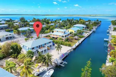 Image de Our Happy Place- Beautiful Canal front Property with Boat lift