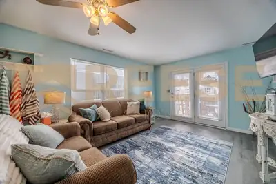 Image de Classic Lakeside Home