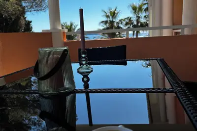 Image de Appartement avec vue imprenable sur la mer. Presque pied dans l'eau