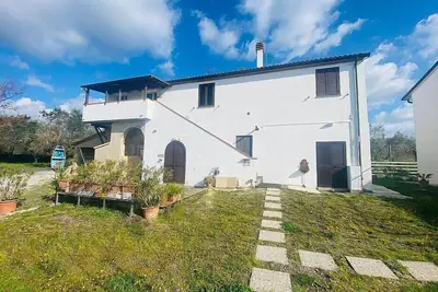 Image de Casa Olmo: A welcoming apartment surrounded by the Tuscan countryside, a few miles from the sea, with Free Wi-Fi.