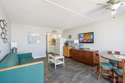 Image de 6201 Ocean Ave, Unit 410 - The Nassau Inn